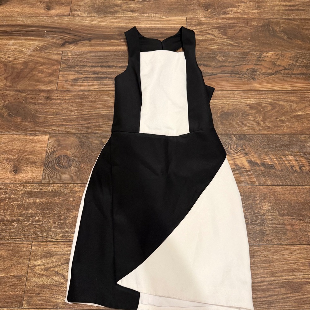 Finders Keepers Seen It All Dress Ivory Black Colorblock Mini XS FX140207D